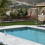 Grande Blue Suites With Private Bay